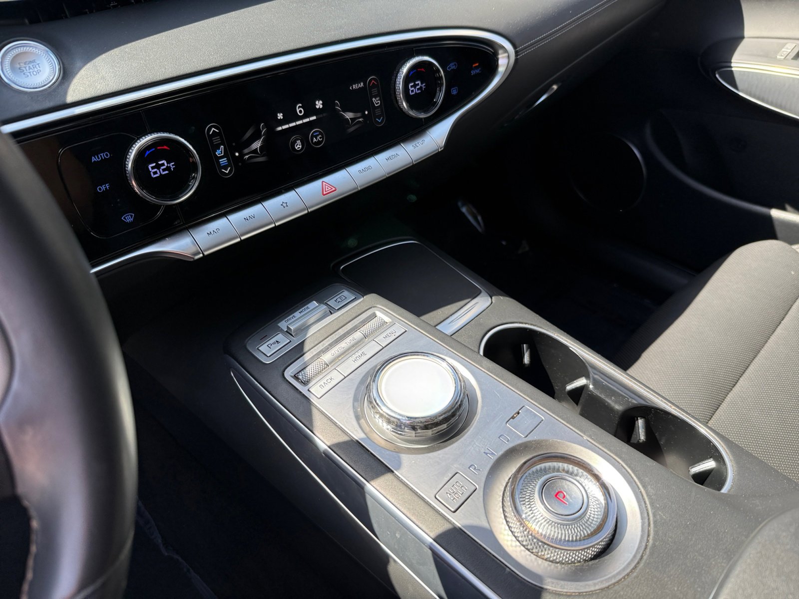 Used 2023 Genesis GV70 2.5T w/ Select Package image 13