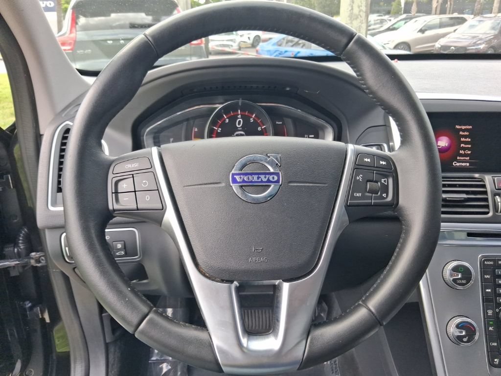 Used 2017 Volvo XC60 T5 Dynamic w/ Preferred Option Package FWD image 17
