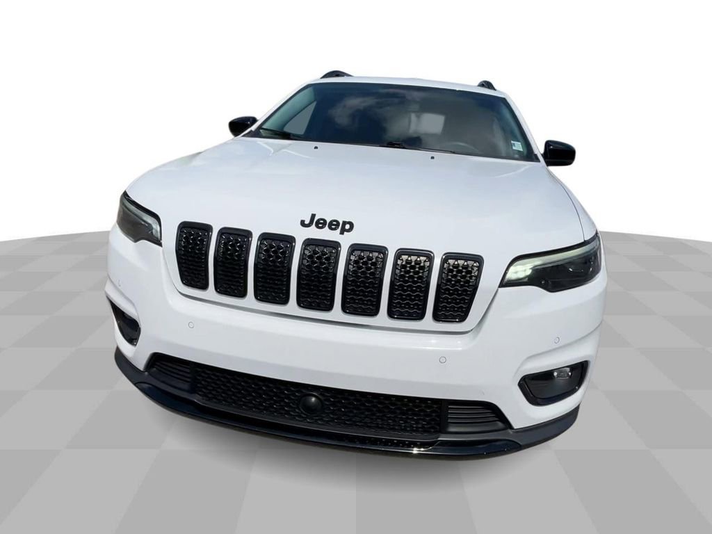 Used 2023 Jeep Cherokee Altitude Lux image 3