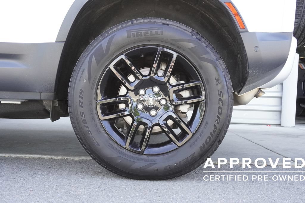 Used 2025 Land Rover Defender 110 S AWD/4WD image 35