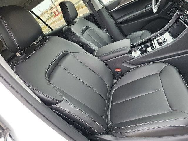 New 2023 Jeep Grand Cherokee L Limited AWD/4WD image 16