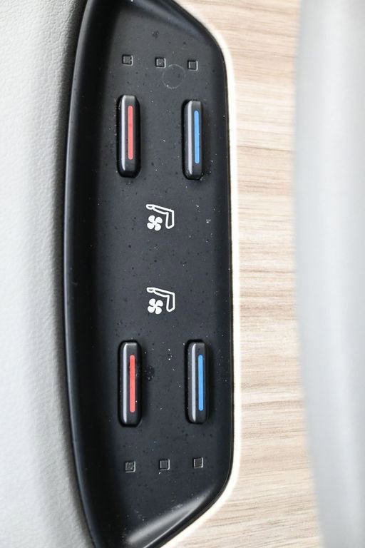 Used 2021 Toyota Venza XLE w/ Softex Package image 29