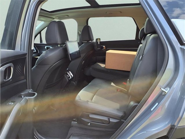 New 2025 Kia Sorento S w/ Panoramic Sunroof Package image 21
