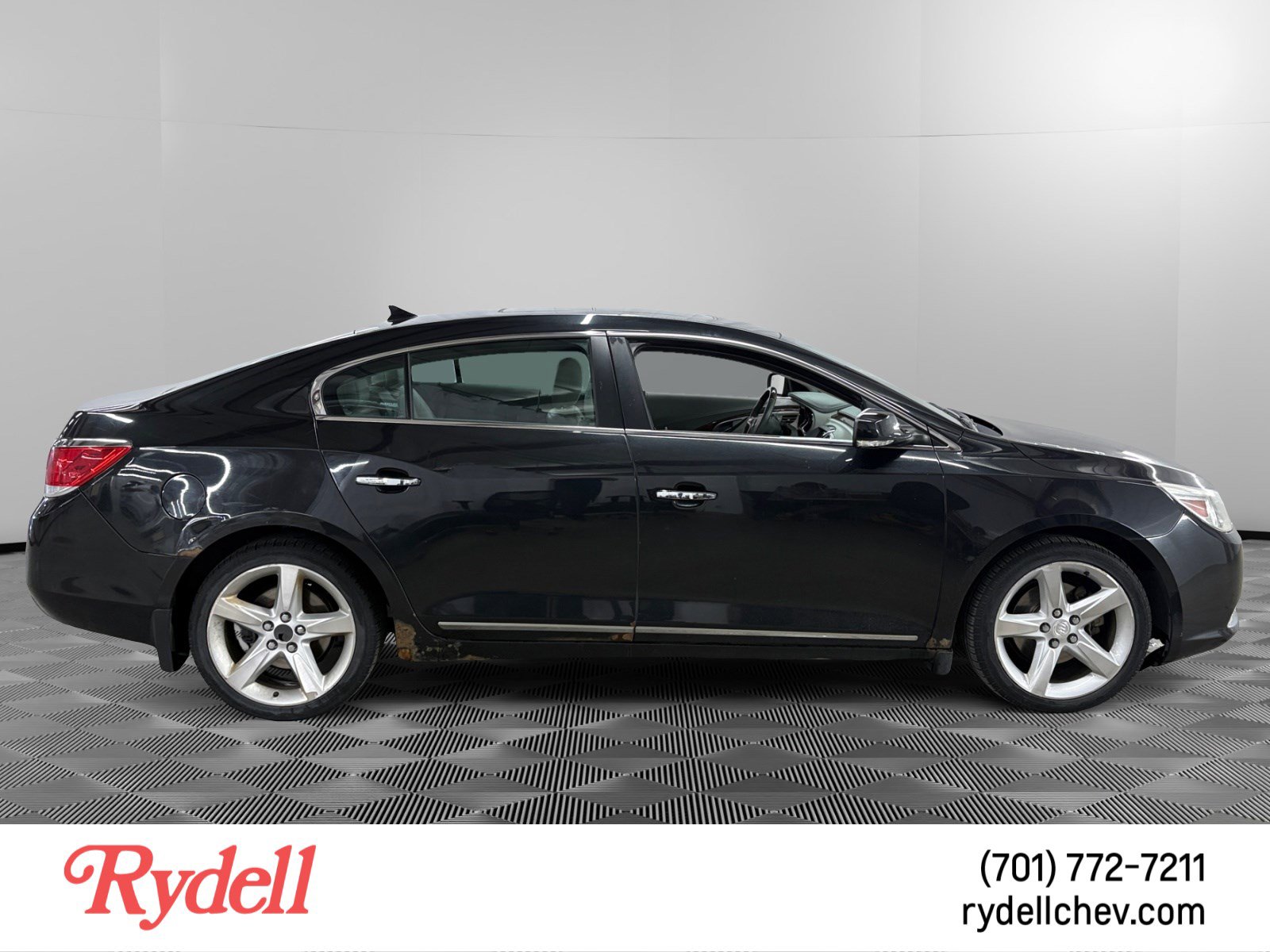 Used 2013 Buick LaCrosse Touring FWD image 6