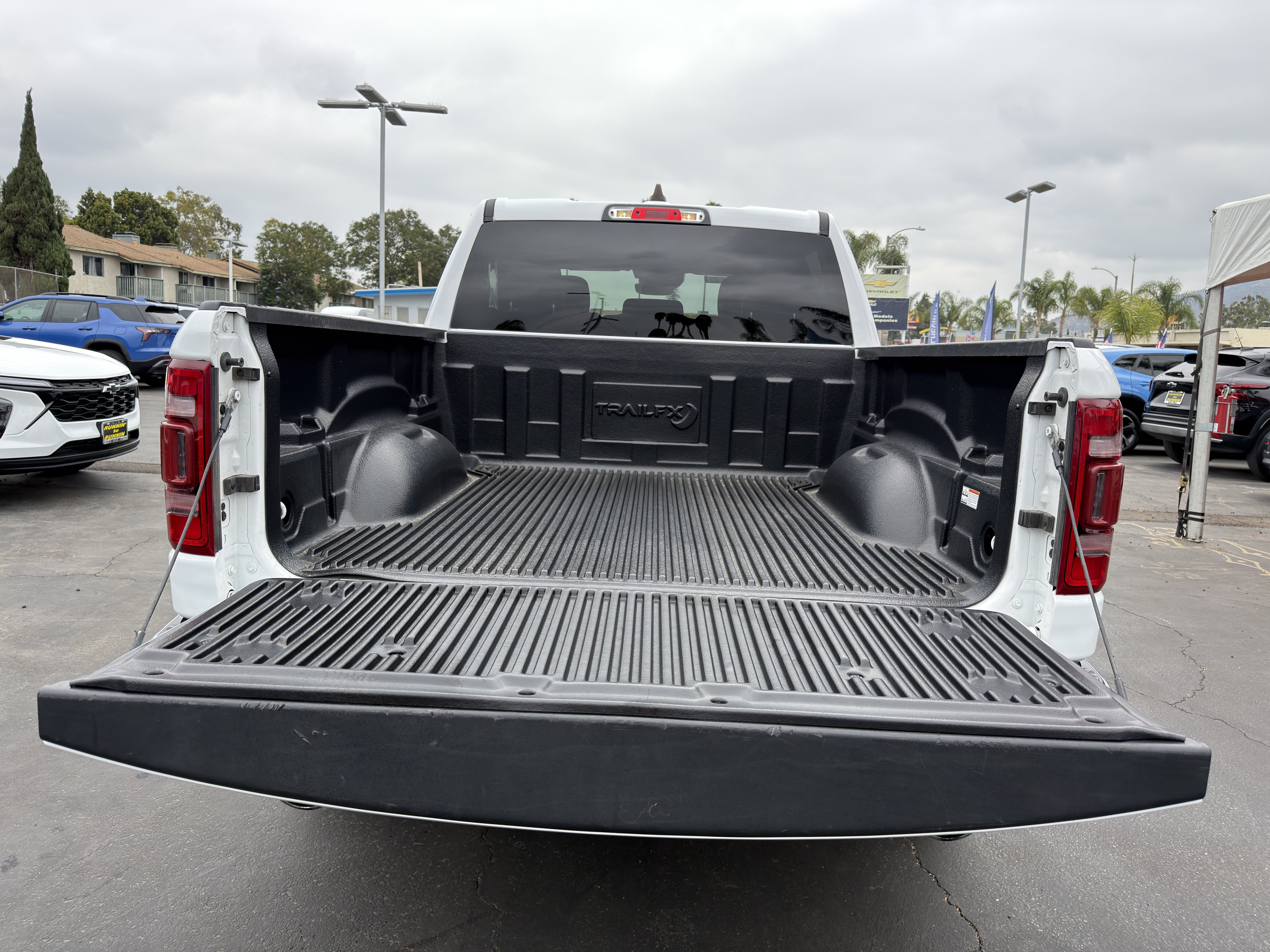 Used 2024 RAM 1500 Laramie AWD/4WD image 16