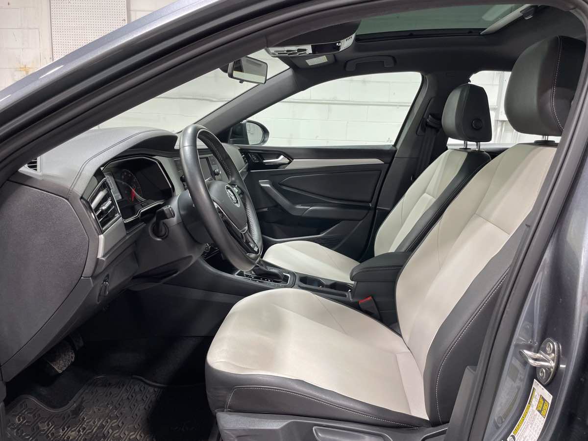 Used 2019 Volkswagen Jetta R-Line FWD image 9