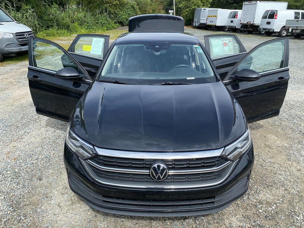 Used 2024 Volkswagen Jetta S image 29
