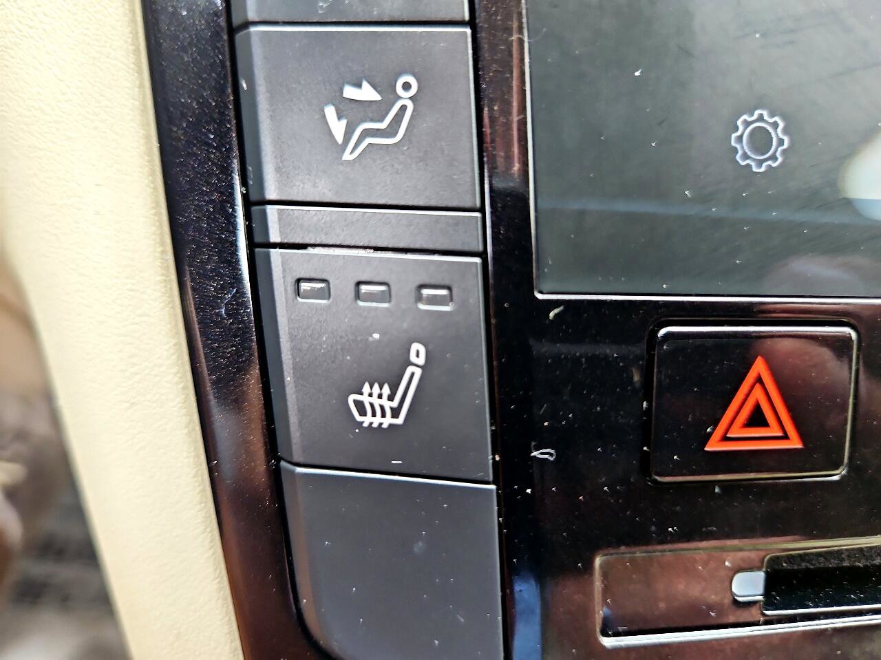 Used 2021 INFINITI QX50 Essential w/ Convenience Package image 34