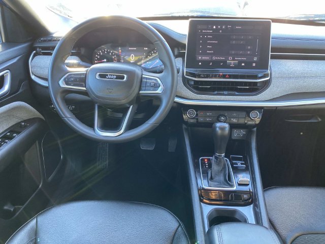 Used 2024 Jeep Compass Latitude AWD/4WD image 7