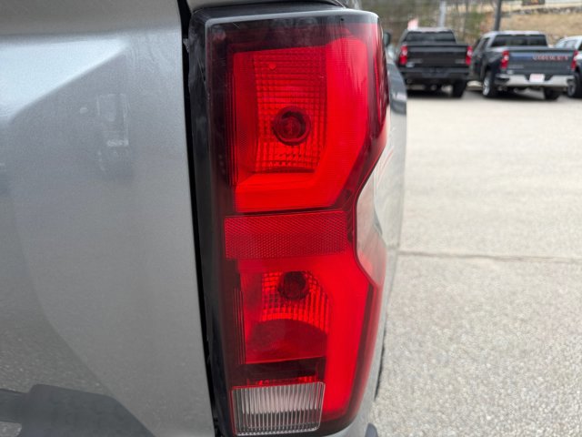 Used 2023 Chevrolet Colorado Z71 w/ Z71 Convenience Package 2 image 16