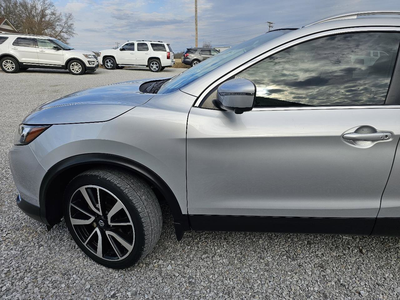 Used 2019 Nissan Rogue Sport SL w/ Premium Package image 4