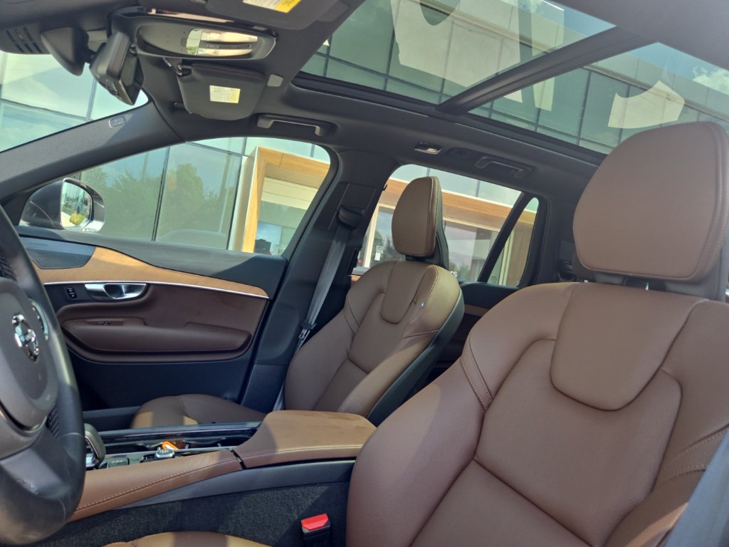Used 2025 Volvo XC90 T8 Plus AWD/4WD image 19