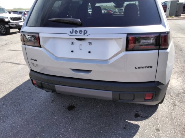 Used 2026 Jeep Cherokee Limited AWD/4WD image 15