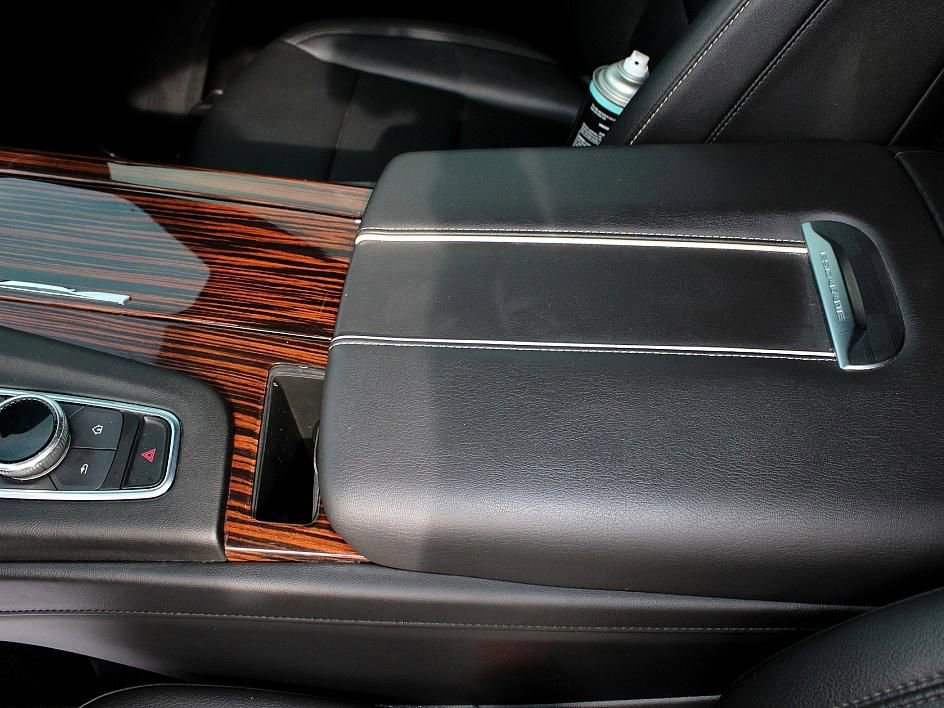 Used 2022 Cadillac Escalade Luxury image 24