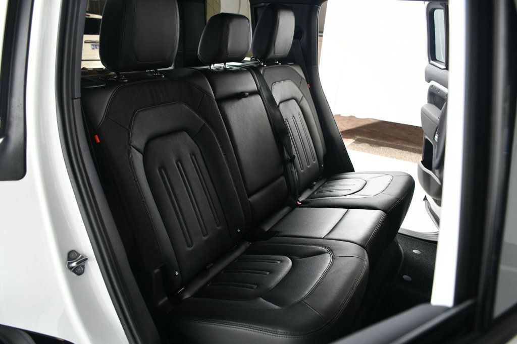 Used 2022 Land Rover Defender 110 X-Dynamic SE AWD/4WD image 40