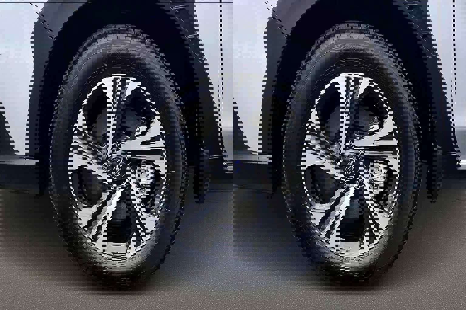 Used 2024 Subaru Crosstrek 2.0i Premium w/ Crosstrek Mirror Package image 8