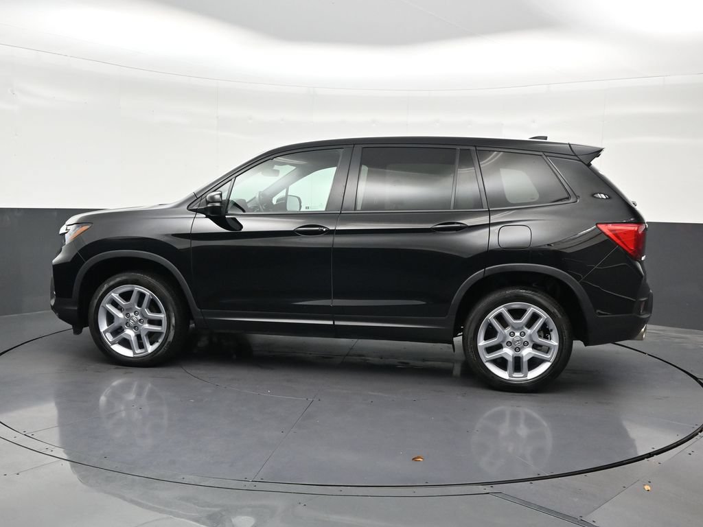 Used 2025 Honda Passport EX-L image 2