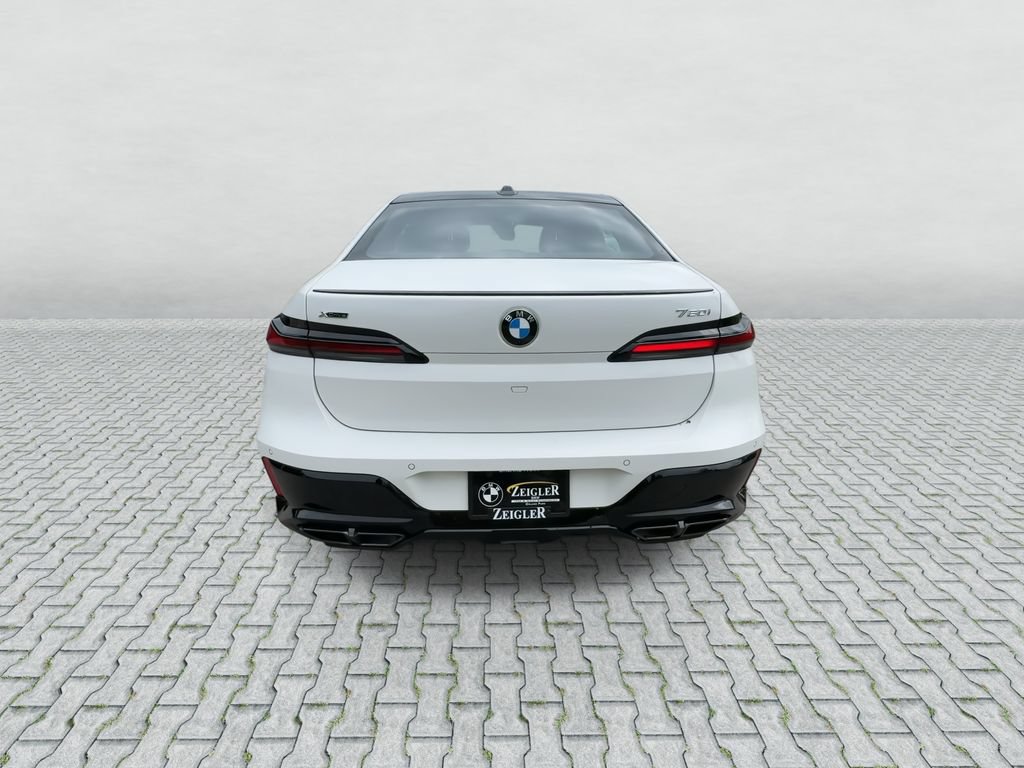Used 2026 BMW 760i xDrive w/ Premium Package AWD/4WD image 7