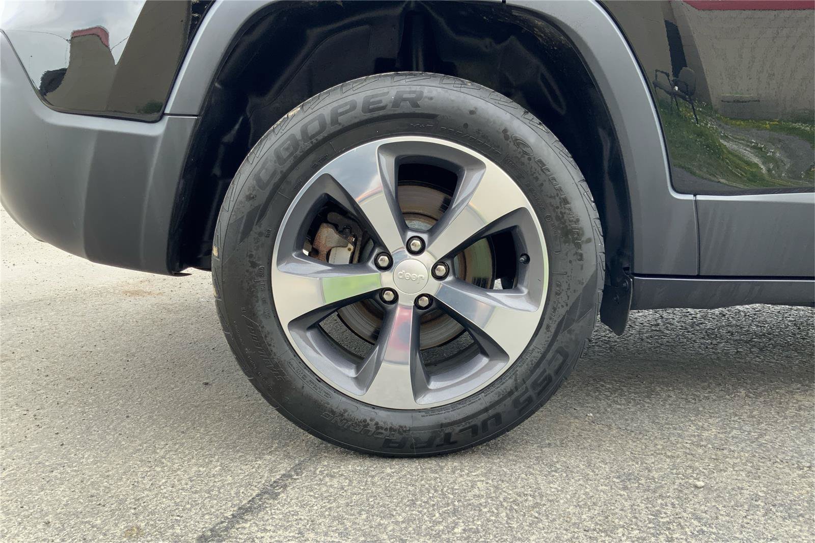 Used 2019 Jeep Cherokee Limited AWD/4WD image 28