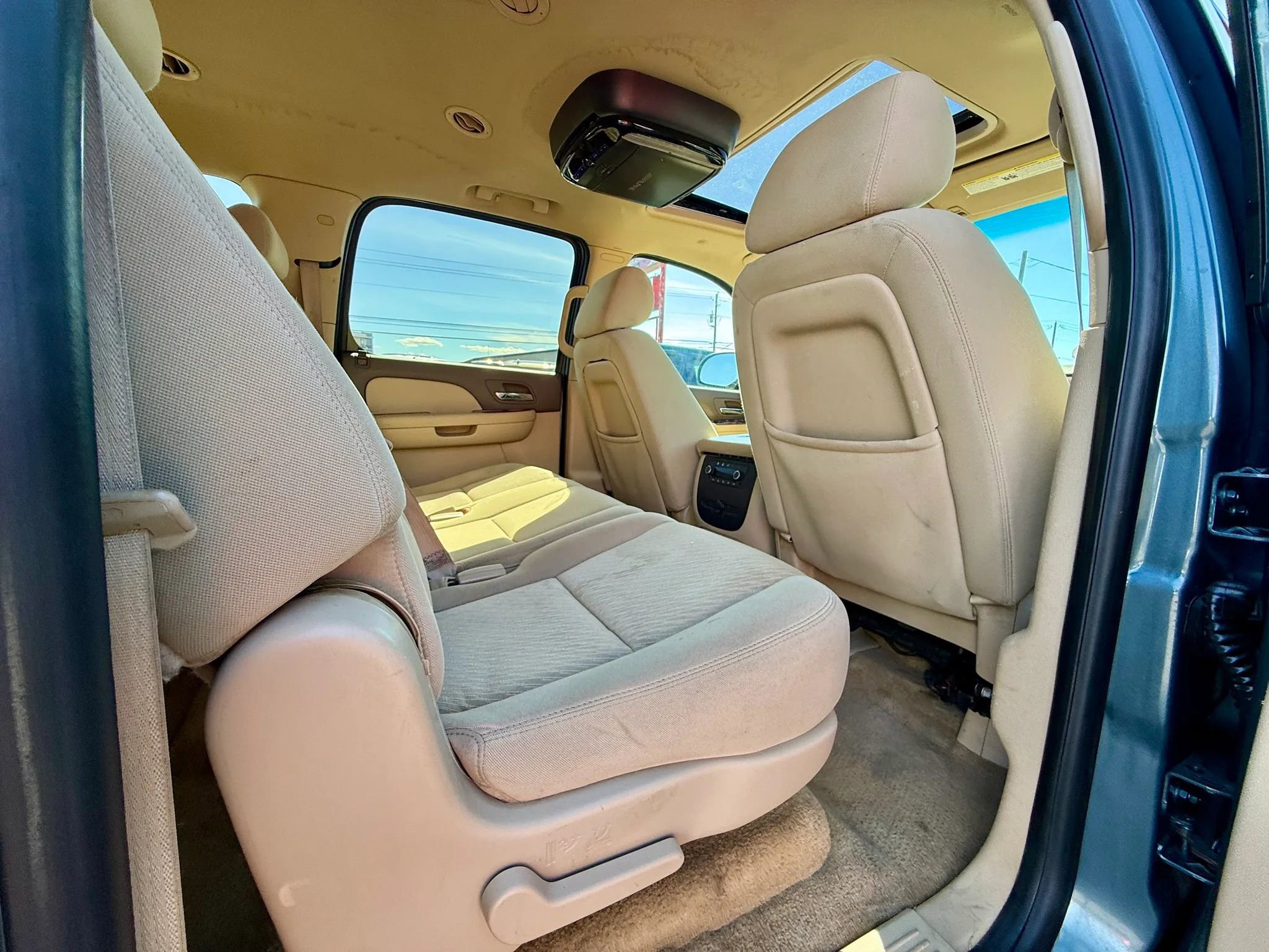 Used 2010 Chevrolet Suburban LS w/ Interior Plus Package AWD/4WD image 19