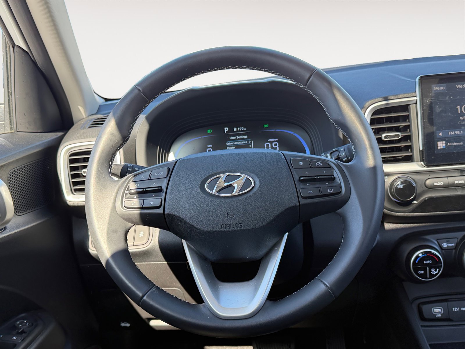 New 2025 Hyundai Venue SEL image 12