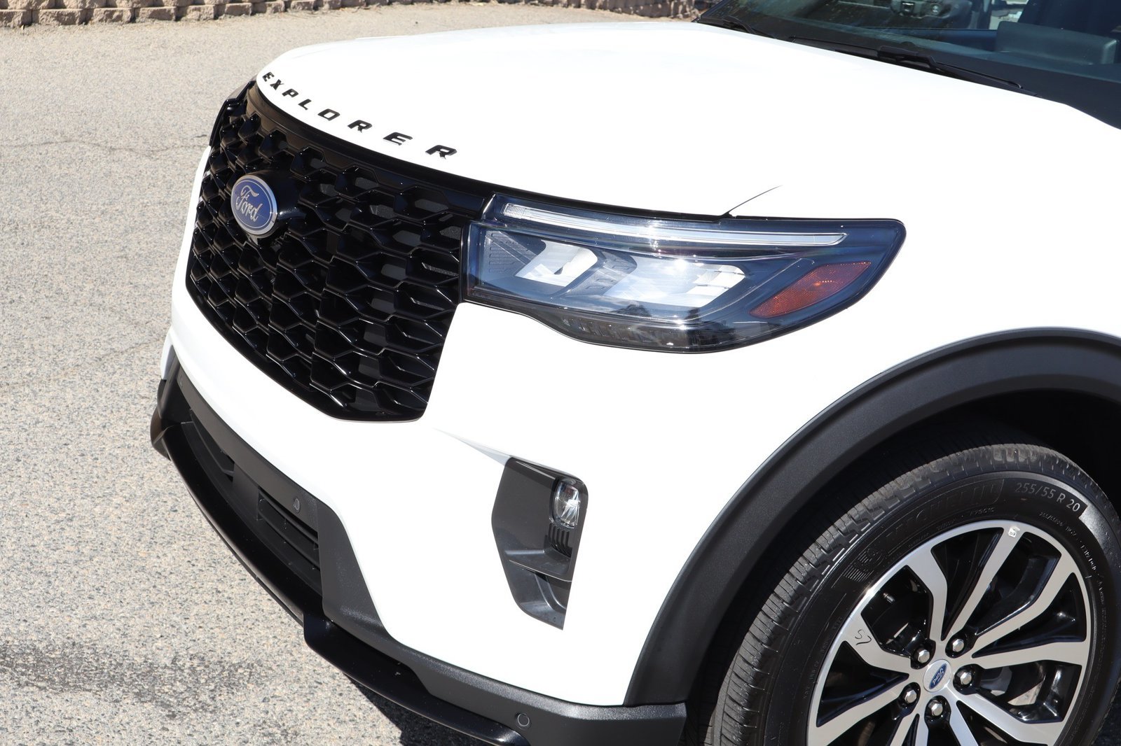 Used 2025 Ford Explorer ST-Line AWD/4WD image 8