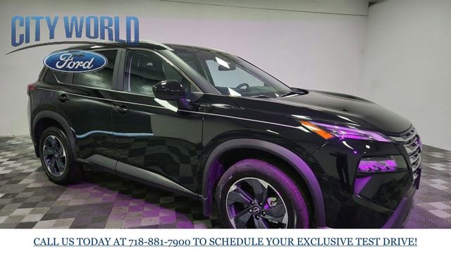 Used 2024 Nissan Rogue SV w/ SV Premium Package image 2