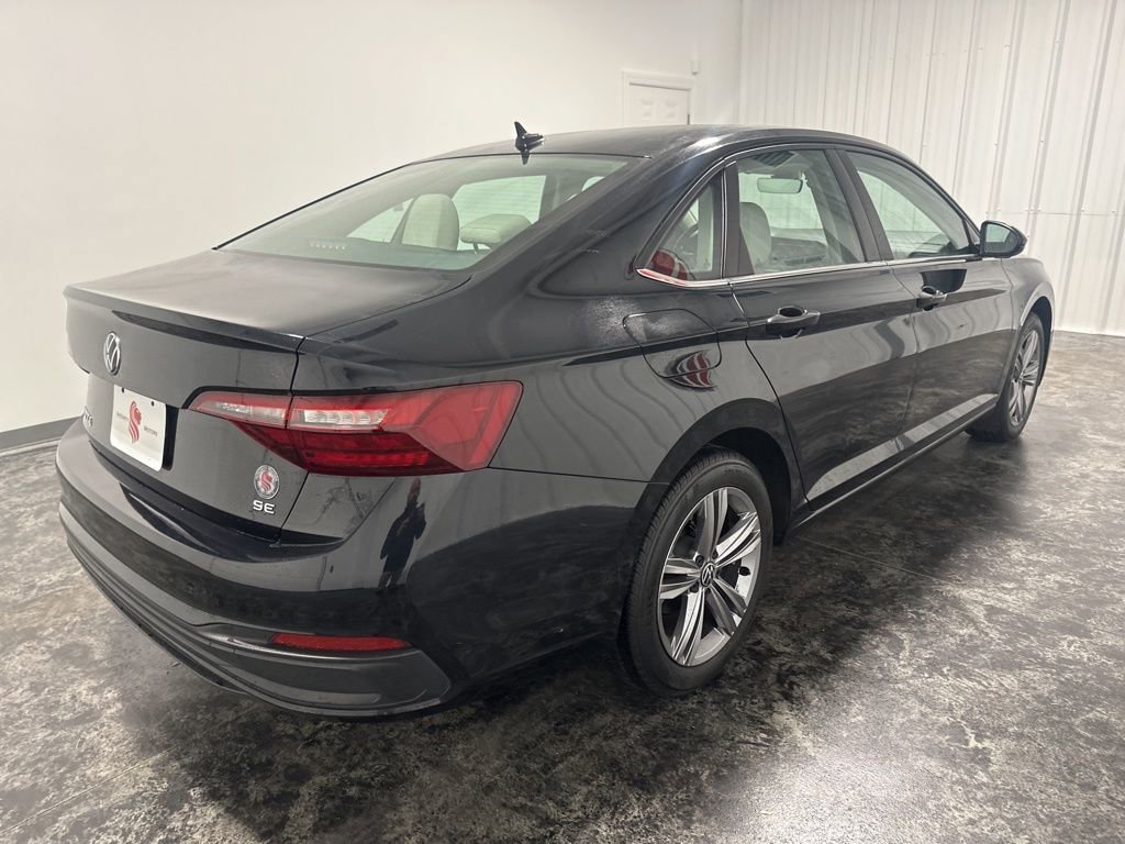 Used 2022 Volkswagen Jetta SE image 6