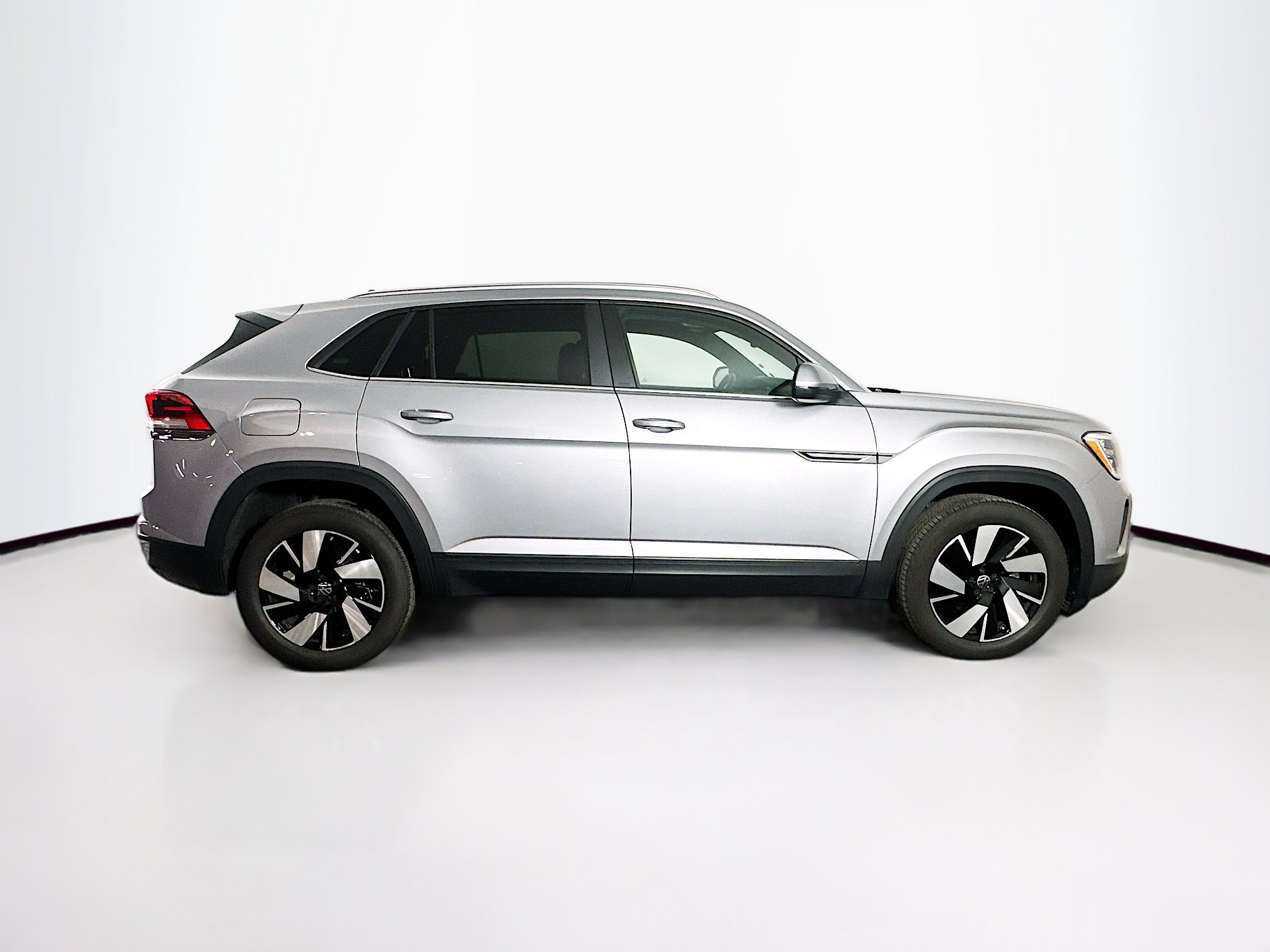 Used 2025 Volkswagen Atlas Cross Sport SE FWD image 10