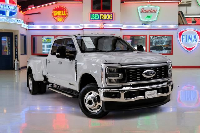 Used 2025 Ford F350 Lariat AWD/4WD image 1