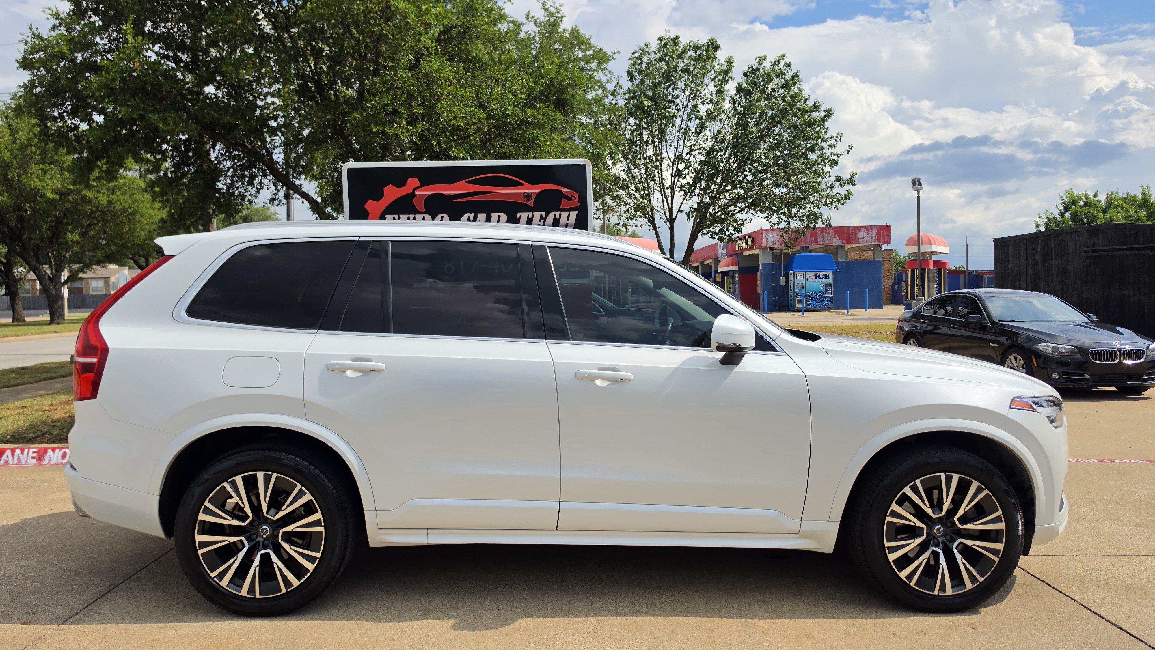 Used 2020 Volvo XC90 T6 Momentum AWD/4WD image 7