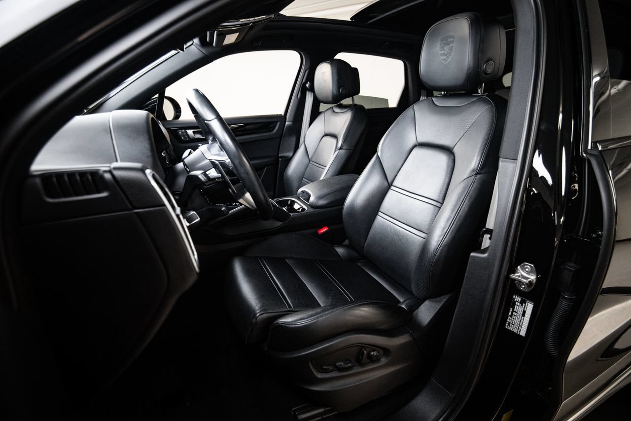 Certified 2023 Porsche Cayenne Platinum Edition AWD/4WD image 5