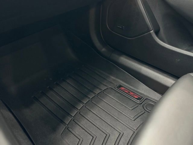 Used 2017 Chevrolet SS RWD image 27
