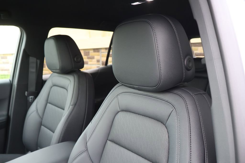 New 2026 Chevrolet Equinox LT w/ Convenience Package II FWD image 15