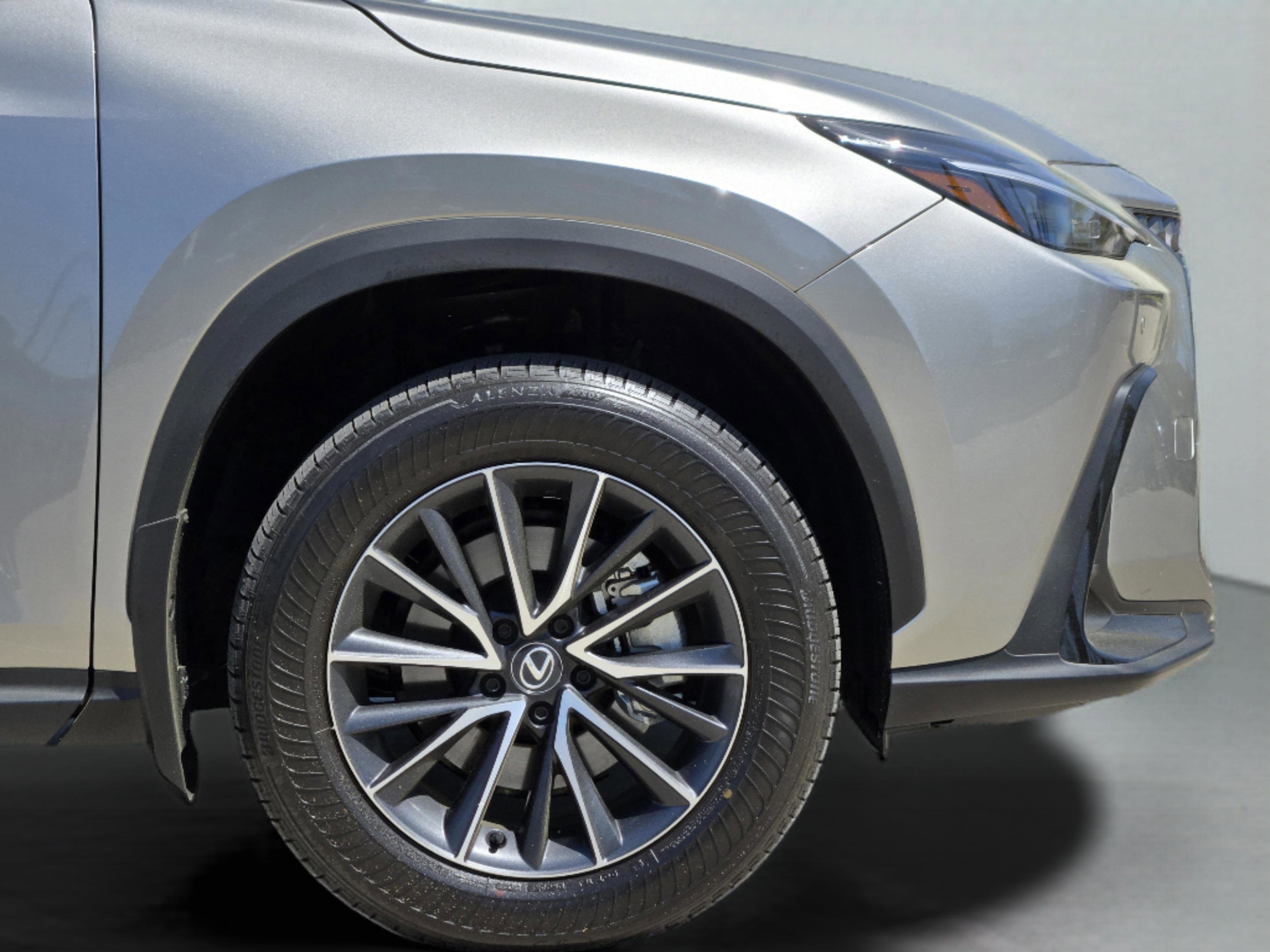 Used 2024 Lexus NX 350 AWD image 11