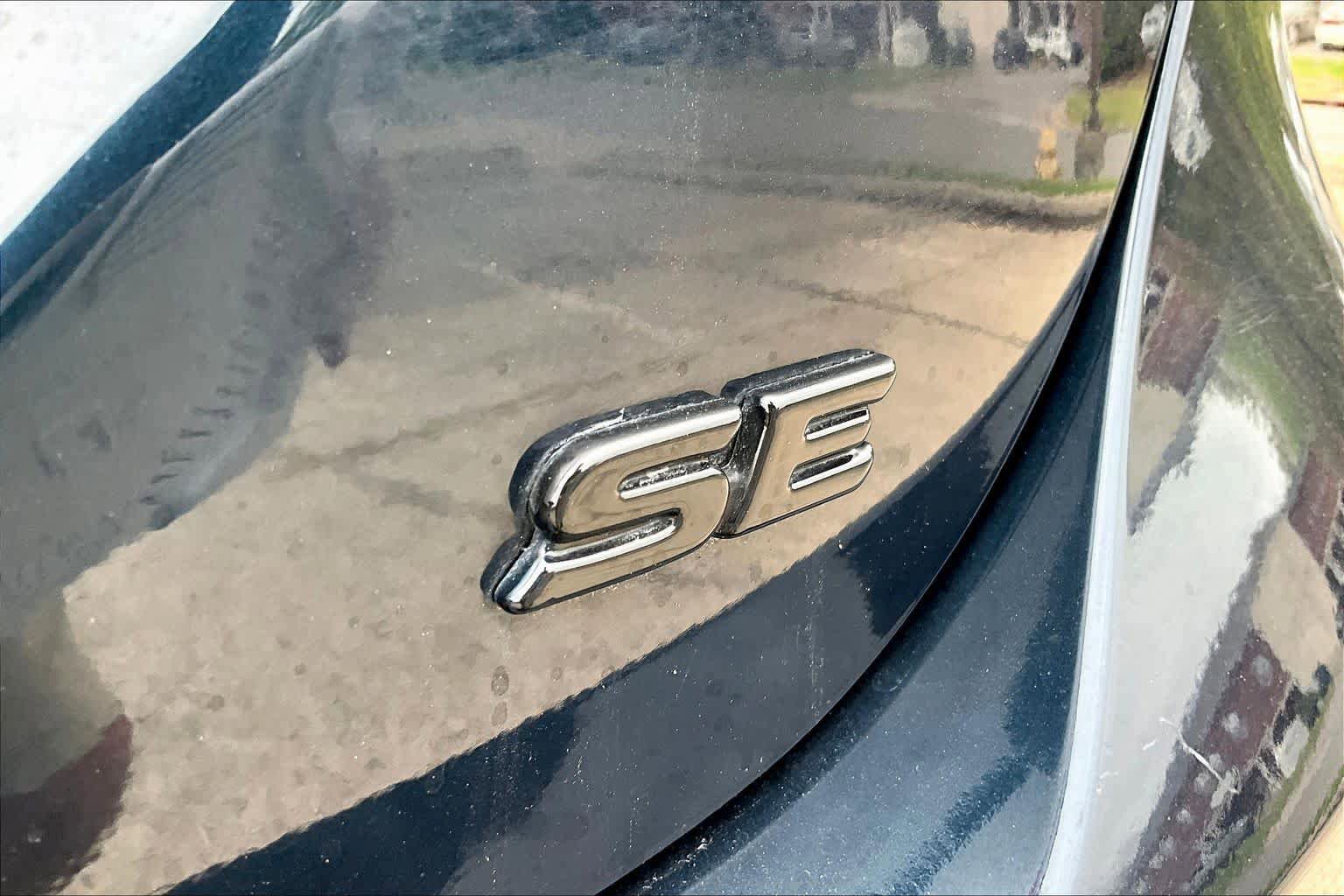 Used 2021 Toyota Camry SE FWD image 9