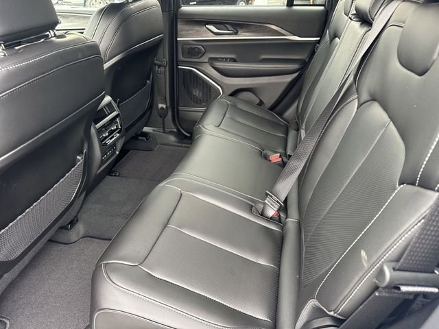 New 2026 Jeep Grand Cherokee Limited w/ Luxury Tech Group II image 20