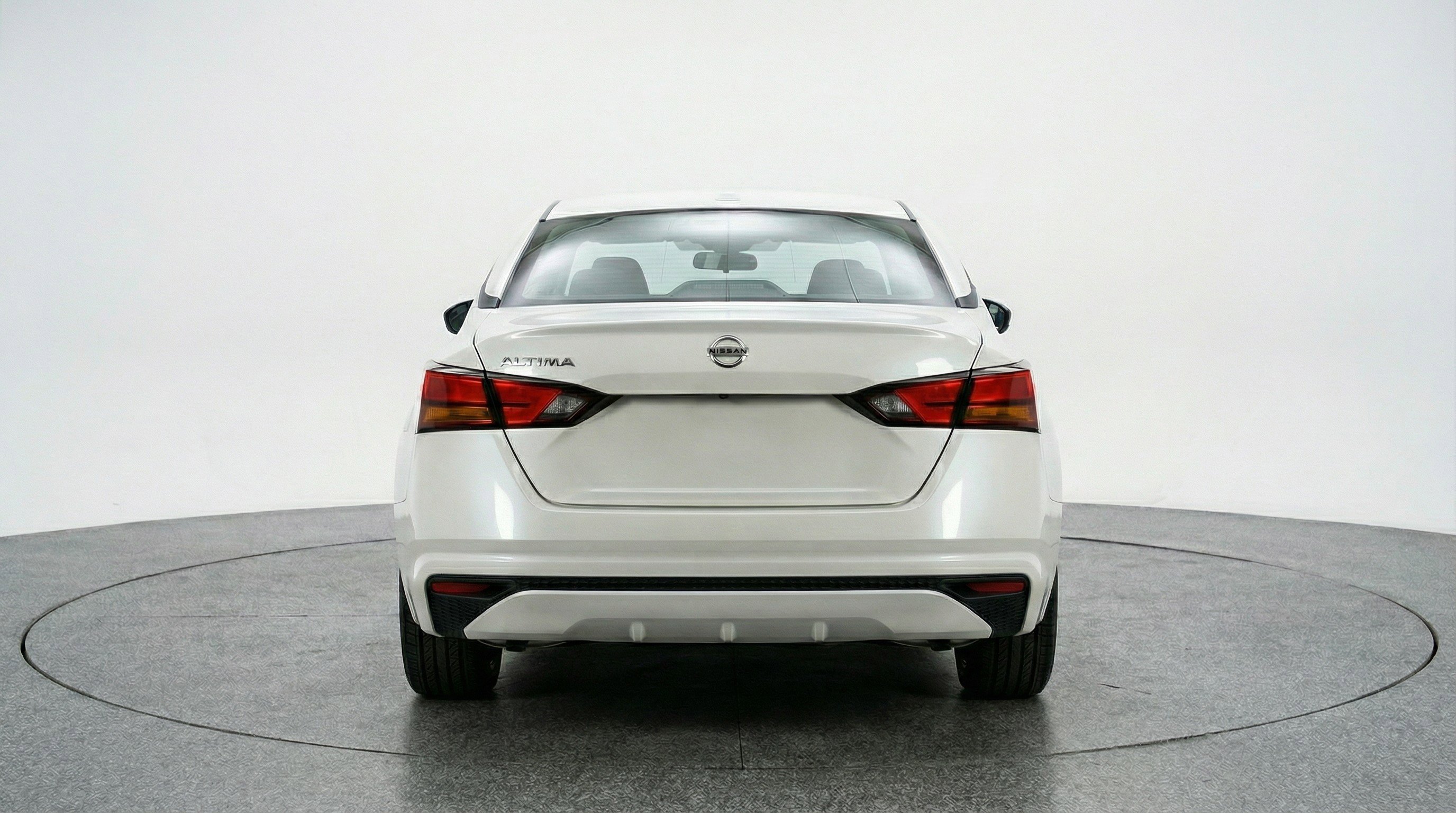 Used 2025 Nissan Altima 2.5 SV image 7