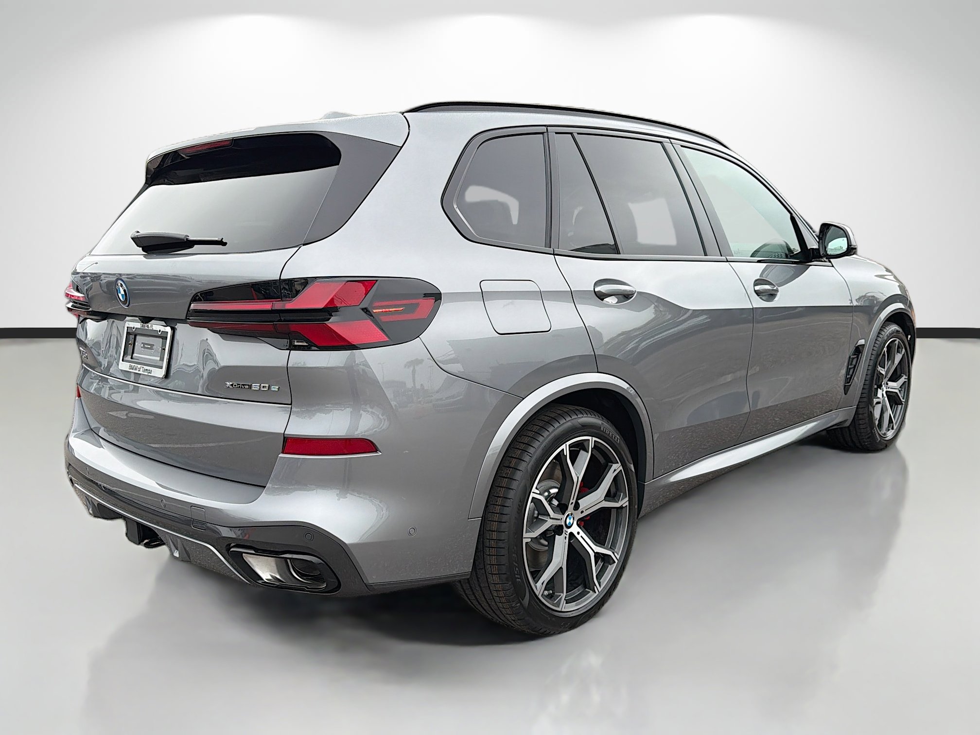 New 2026 BMW X5 xDrive50e w/ M Sport Package AWD/4WD image 3