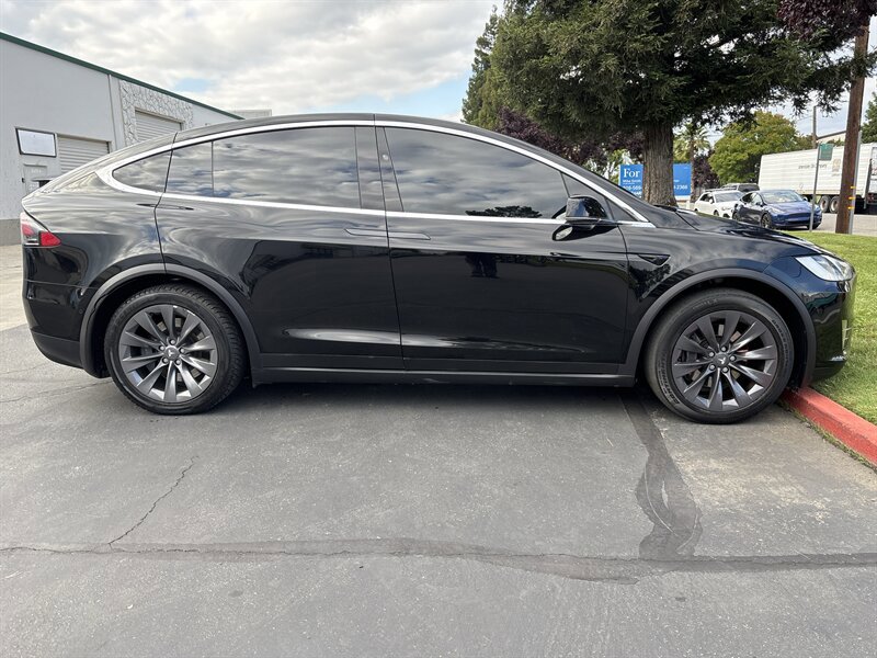 Used 2018 Tesla Model X 75D AWD/4WD image 14