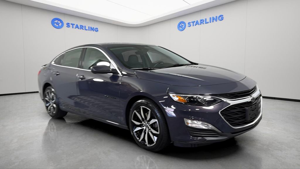 Used 2025 Chevrolet Malibu RS FWD image 13