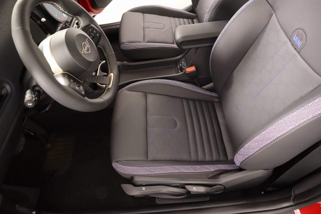 New 2025 MINI Cooper 2-Door Hardtop image 11