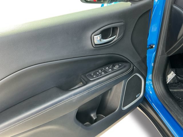 Used 2021 Jeep Compass Latitude w/ Sun and Sound Group AWD/4WD image 11
