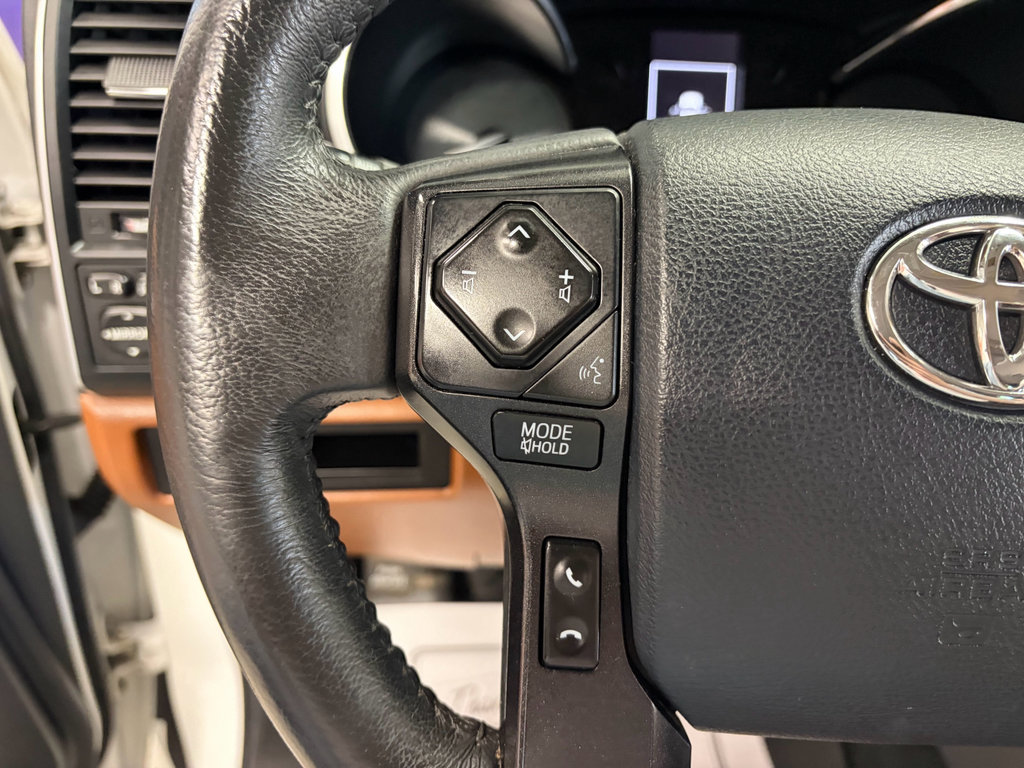 Used 2018 Toyota Sequoia Platinum AWD/4WD image 19