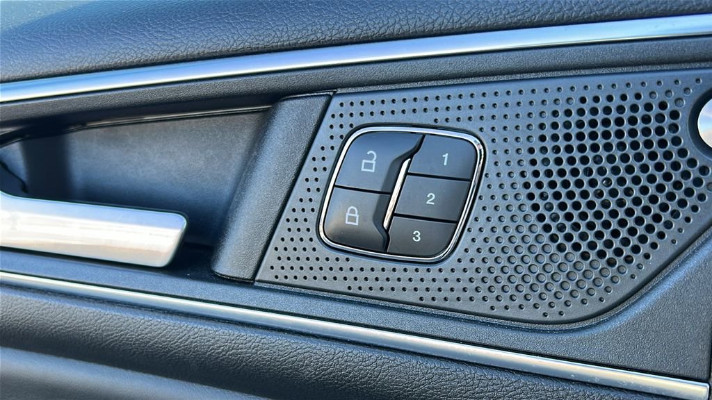 Used 2019 Ford Edge Titanium w/ Equipment Group 301A image 20