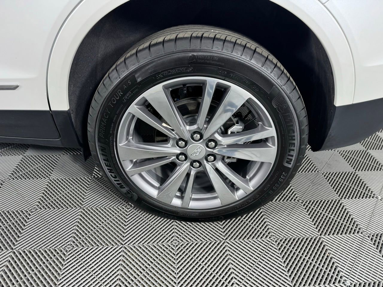 Used 2025 Cadillac XT5 Premium Luxury image 35