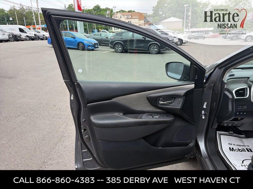 Used 2018 Nissan Murano SL w/ Midnight Edition Package AWD/4WD image 9