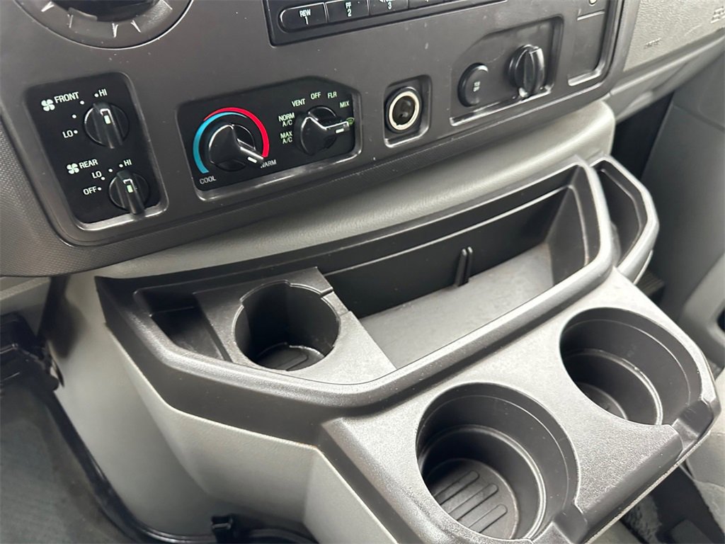 Used 2011 Ford E-350 and Econoline 350 XLT image 21