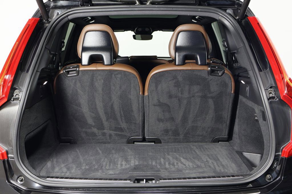 Used 2023 Volvo XC90 B5 Plus w/ Protection Package Premier AWD/4WD image 15