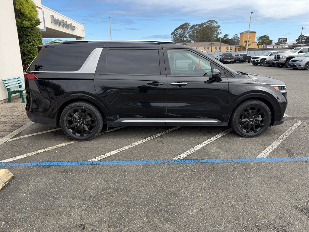 Used 2023 Kia Carnival SX FWD image 23